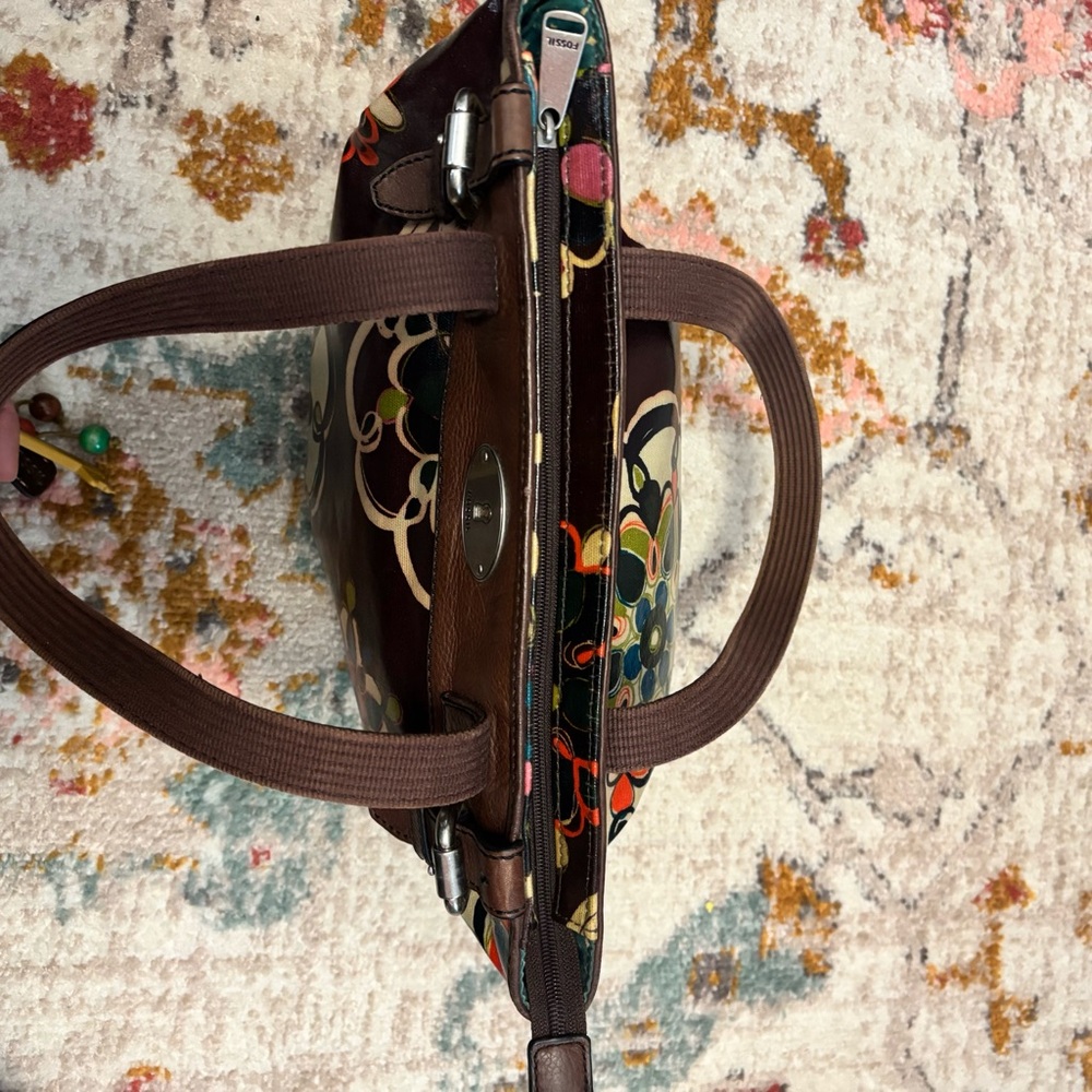Fossil Key-Per Floral Tote - Picture 6 of 9